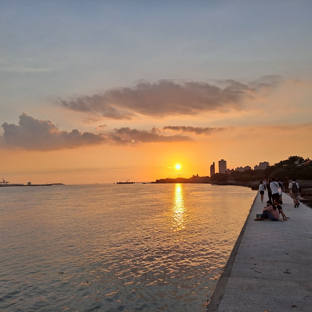 淡水第一漁港深度散策：夕照、河港風景與周邊美食一次看