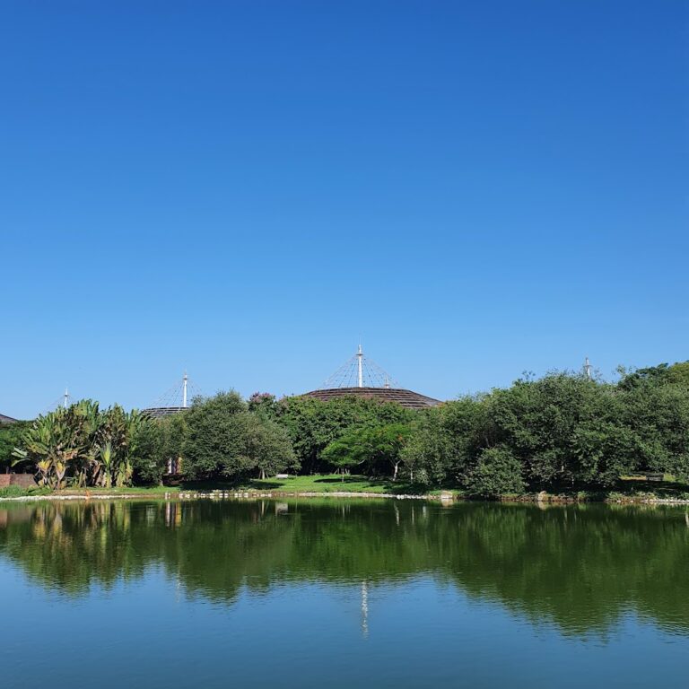 六堆文化深度漫遊：六堆客家文化園區一日遊攻略，從展館建築到親子玩水與客家美食