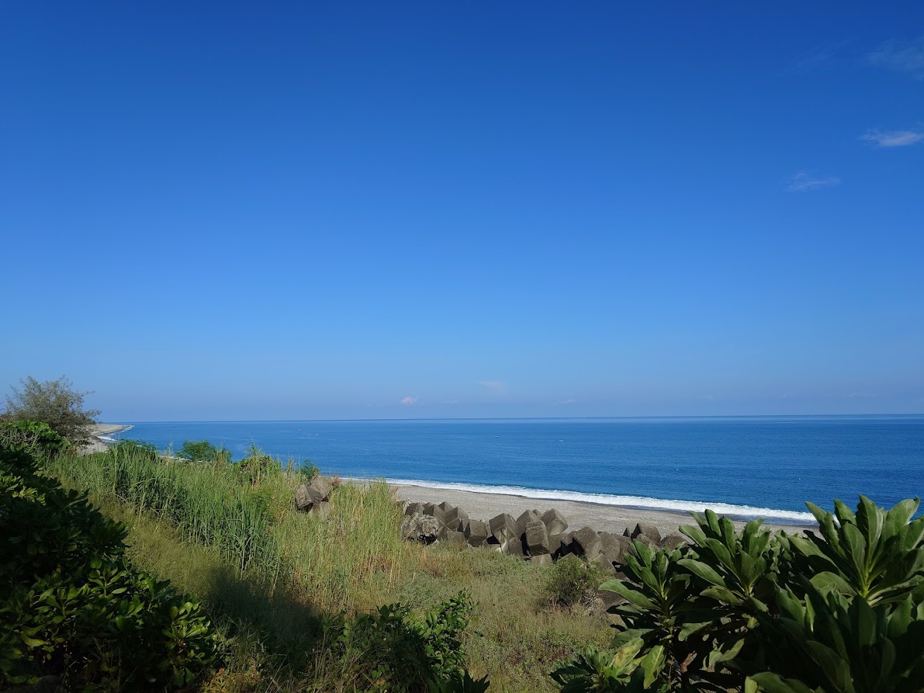 白毛寮地瓜酥-三和店深度開箱：太麻里必買伴手禮、海景休憩站與台東在地名產一次看