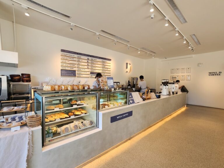 MINI.D COFFEE美術館深度評測 高雄美術館旁的明亮咖啡館與早午餐好去處