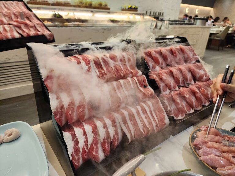 臻馨鍋物美術館店深度評測：高雄美術館周邊高評價火鍋，從自助吧到肉盤一次看