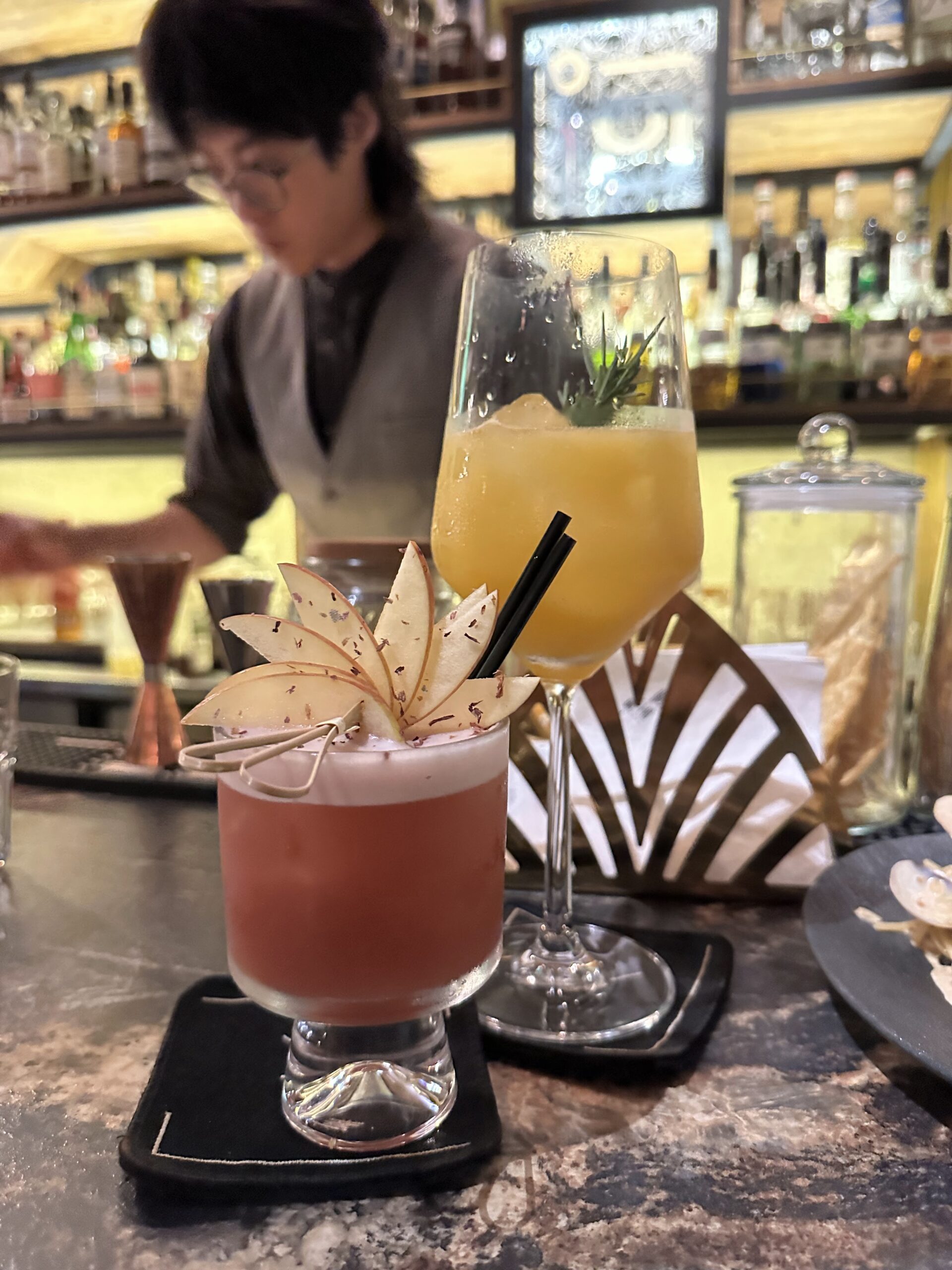 一酒點意美術館深度評測：高雄美術館旁的質感餐酒館，約會聚餐與調酒控都值得收藏