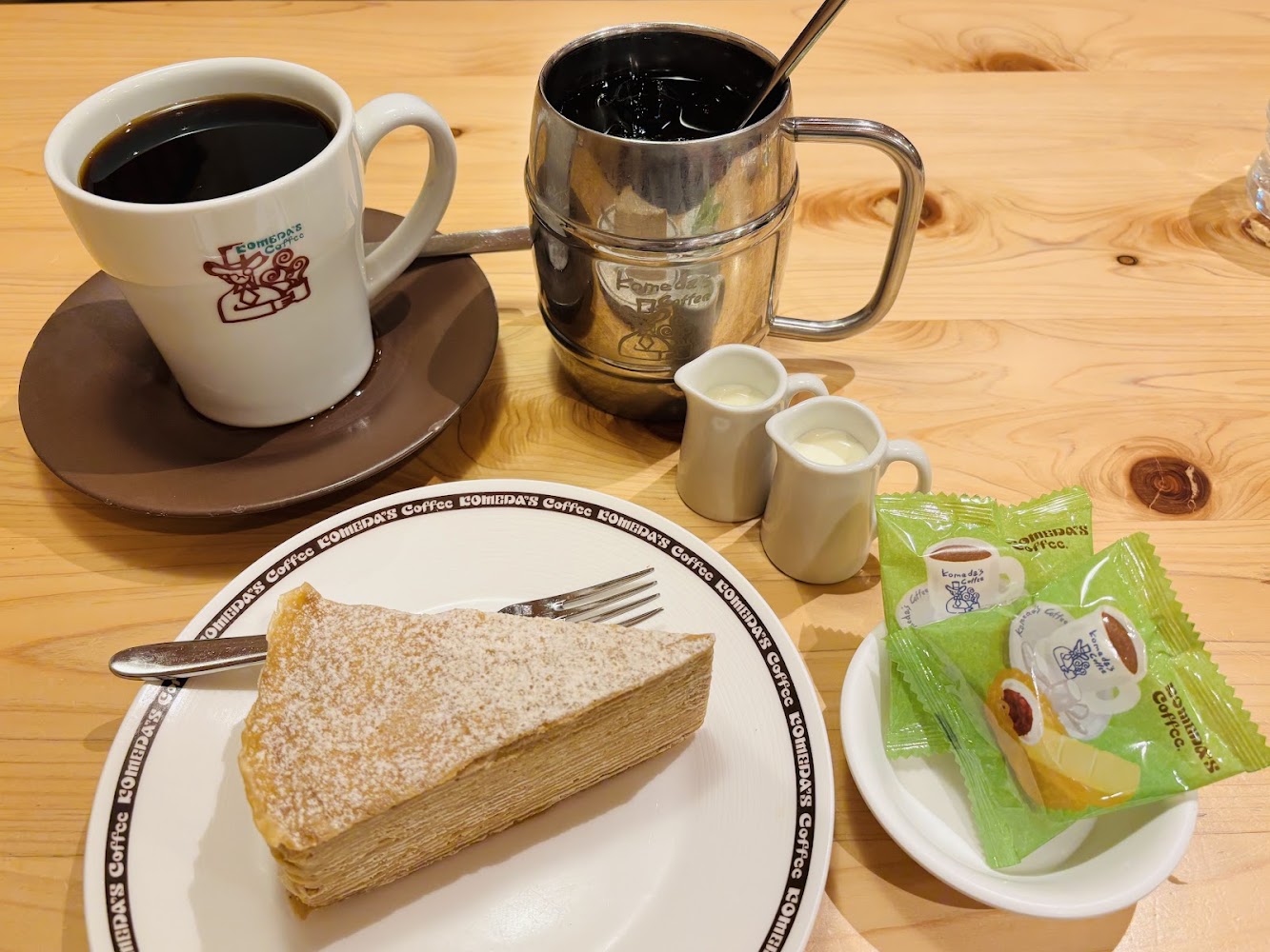 客美多咖啡高雄美術館店深度評測，復古日式咖啡館裡的大份量輕食與甜點體驗