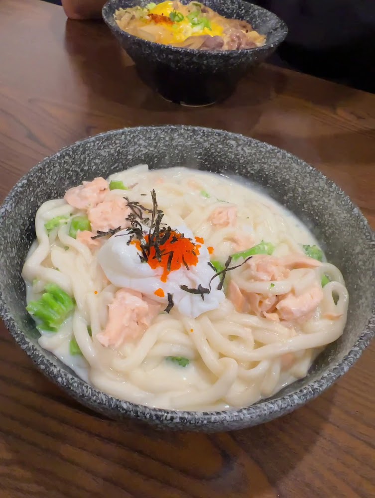 四目食堂深度開箱：高雄楠梓高人氣日式定食，份量、甜點與宵夜時段一次看