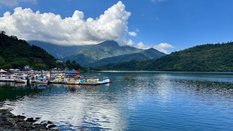 鯉魚潭深度旅遊指南|花蓮壽豐最療癒的環湖散步、遊船體驗與景色評測