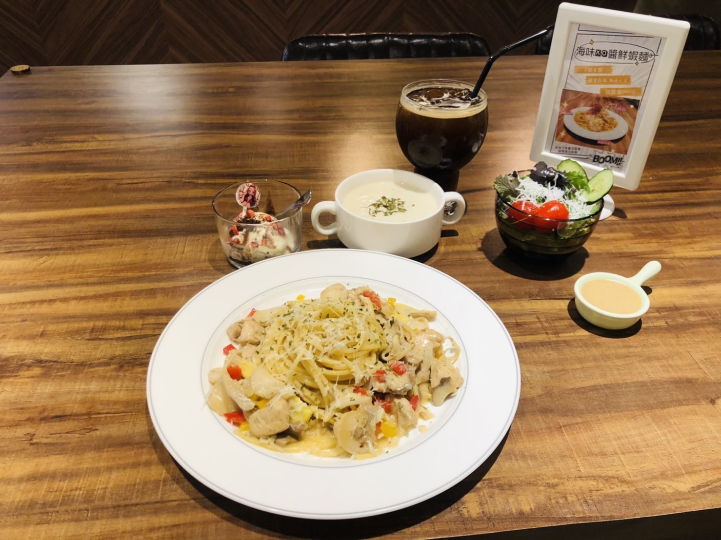 T2 cafe竹北店深度評測：竹北不限時聚餐咖啡廳，早午餐義大利麵到寵物友善一次看