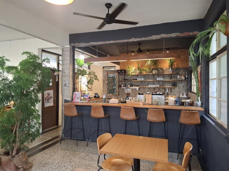 草民Tsaomin 台東老宅早午餐深度評測：綠意庭院、人氣餐盤與慢節奏用餐體驗