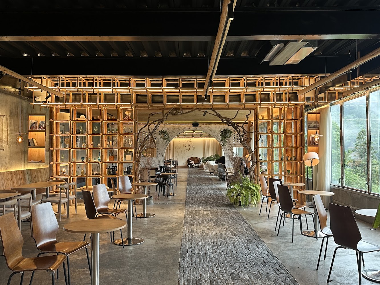 Mountain Bica Cafe 深度評測｜清境山景早午餐咖啡館，大片落地窗與療癒系空間一次看