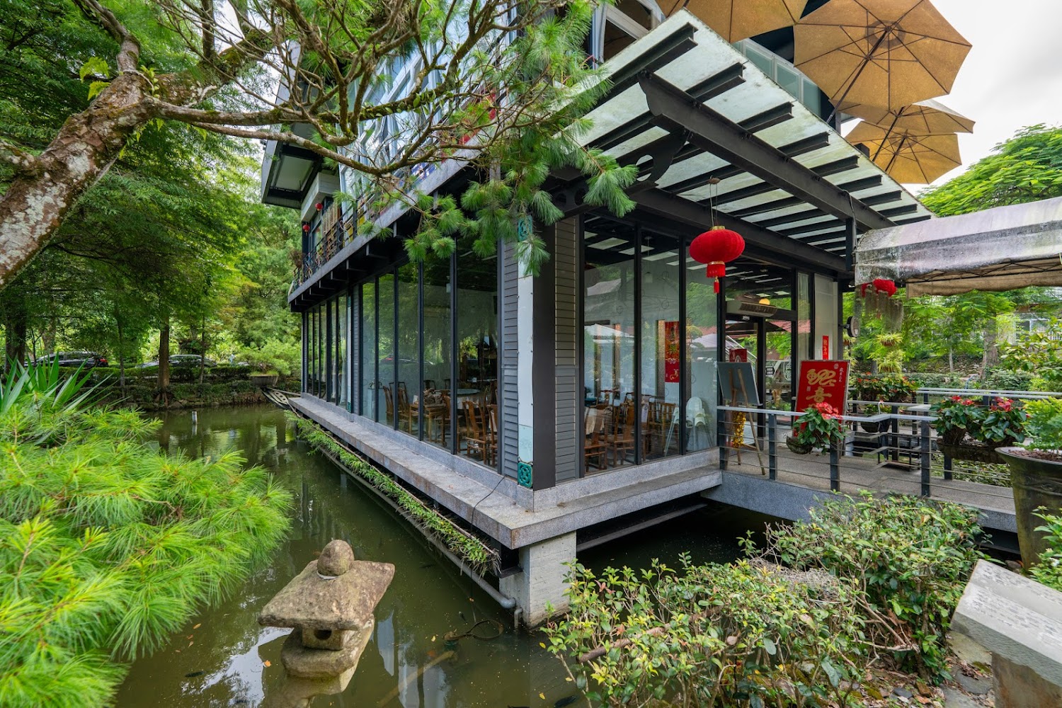 土角厝水上庭園餐廳深度評測：埔里桃米必訪的水上景觀合菜餐廳