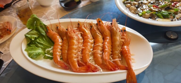 佳珍海產餐廳懶人包:東港黑鮪魚、蜂巢蝦與停車攻略一次看