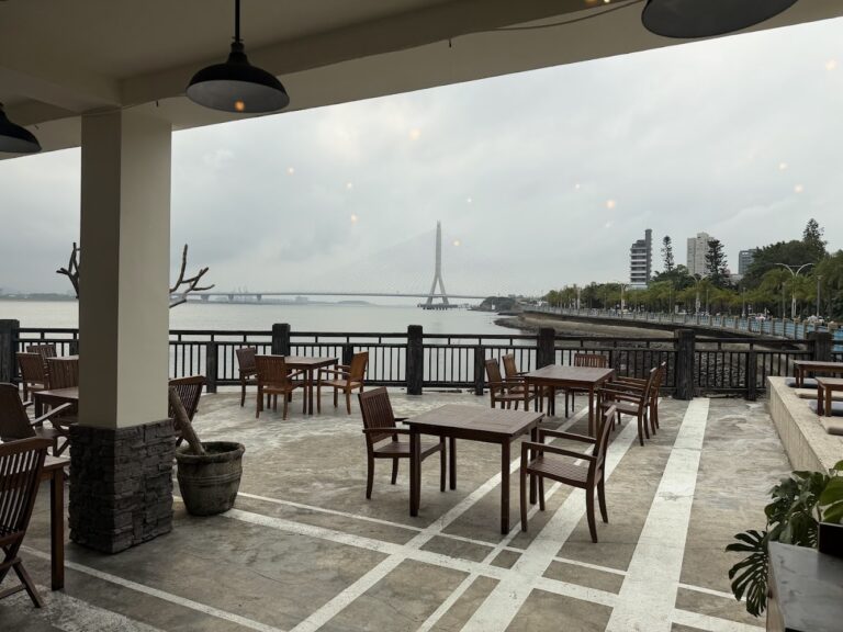 LA VILLA DANSHUI 淡水河畔景觀義式餐廳深度評測：夕陽、夜景與約會聚餐一次滿足
