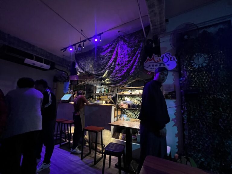 海島波波深度開箱 南竿最有故事感的微醺酒吧與深夜小點體驗