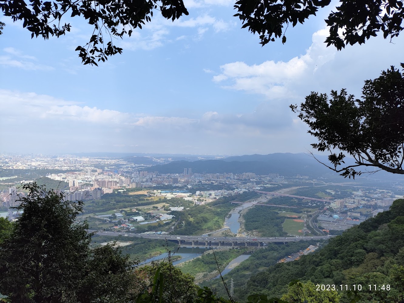 新北微笑山線懶人包：8條親山步道與瀑布景點一次看，從碧潭到三峽的週末散步提案