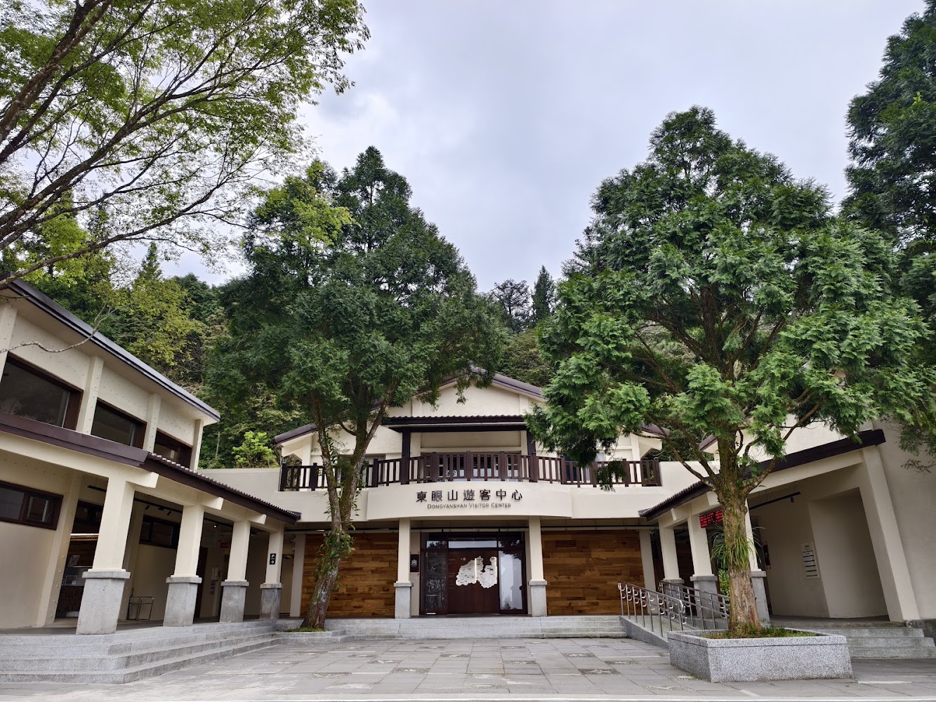 東眼山遊客中心深度開箱，森林步道、展館空間與親子避暑行程一次看
