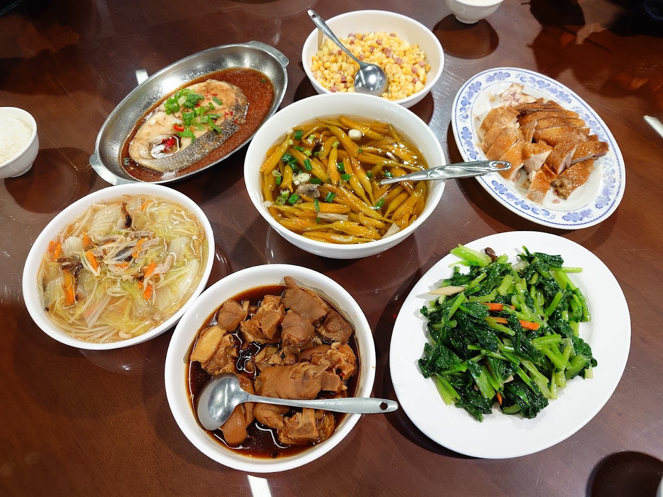太平山莊餐廳深度評測：高山景觀餐廳的用餐體驗、餐點特色與住宿旅人實訪整理
