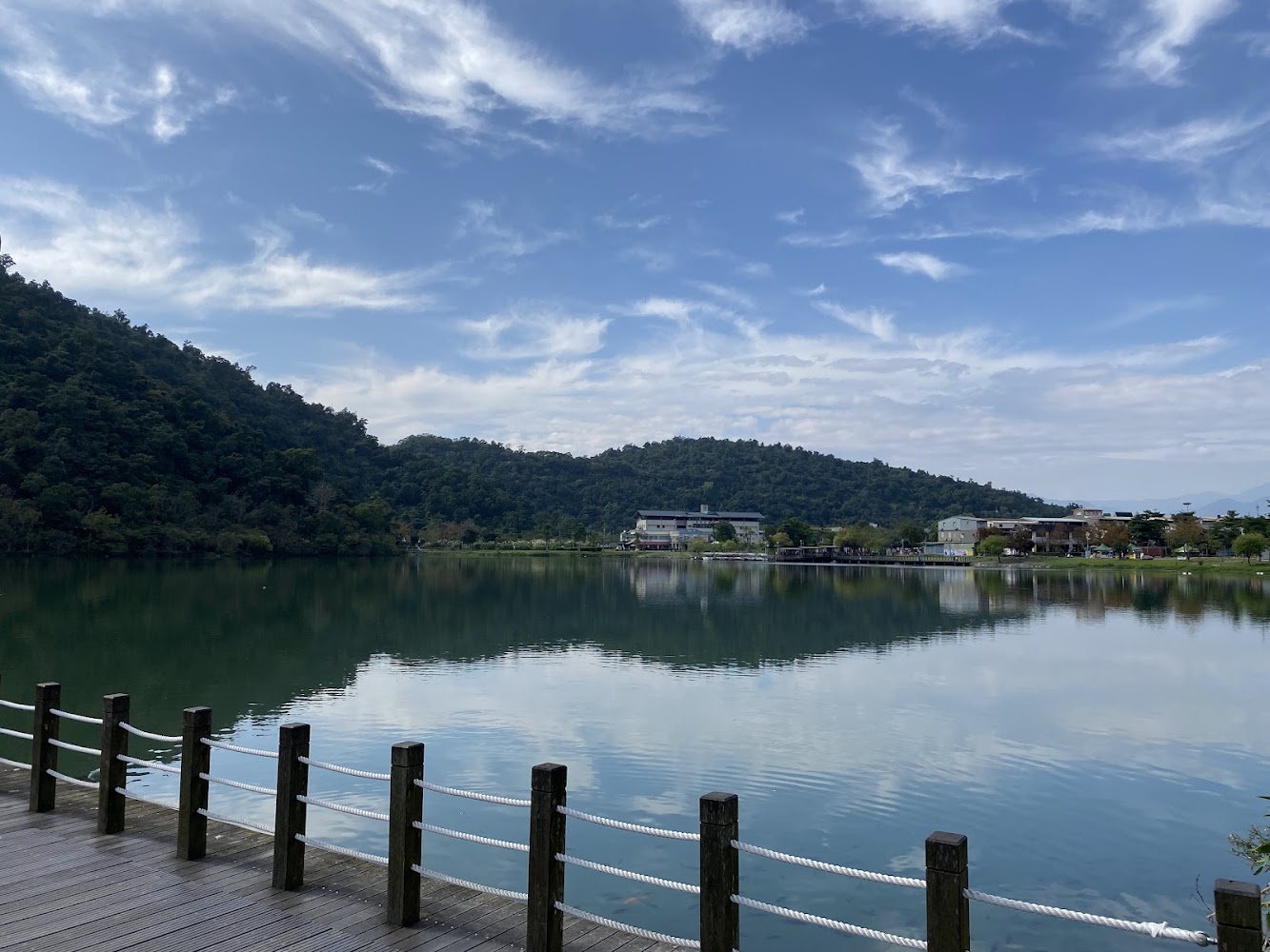 宜蘭梅花湖深度旅遊攻略：環湖散步、遊湖體驗、親子慢遊一次看