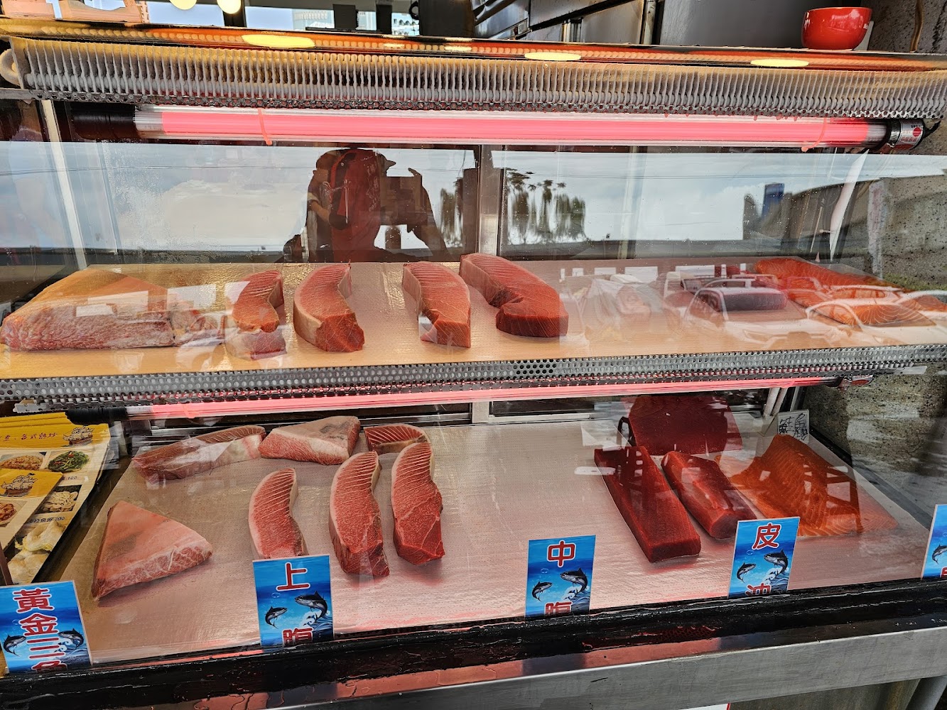 東港鮪魚祭懶人包：精選 9 間黑鮪魚、生魚片與華僑市場必吃名單