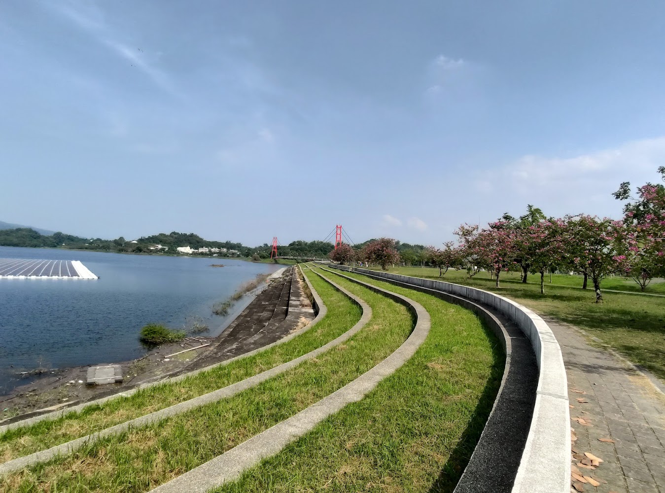 阿公店水庫風景區管理處深度評測：高雄燕巢最值得慢遊的環湖步道、吊橋與親子半日遊提案