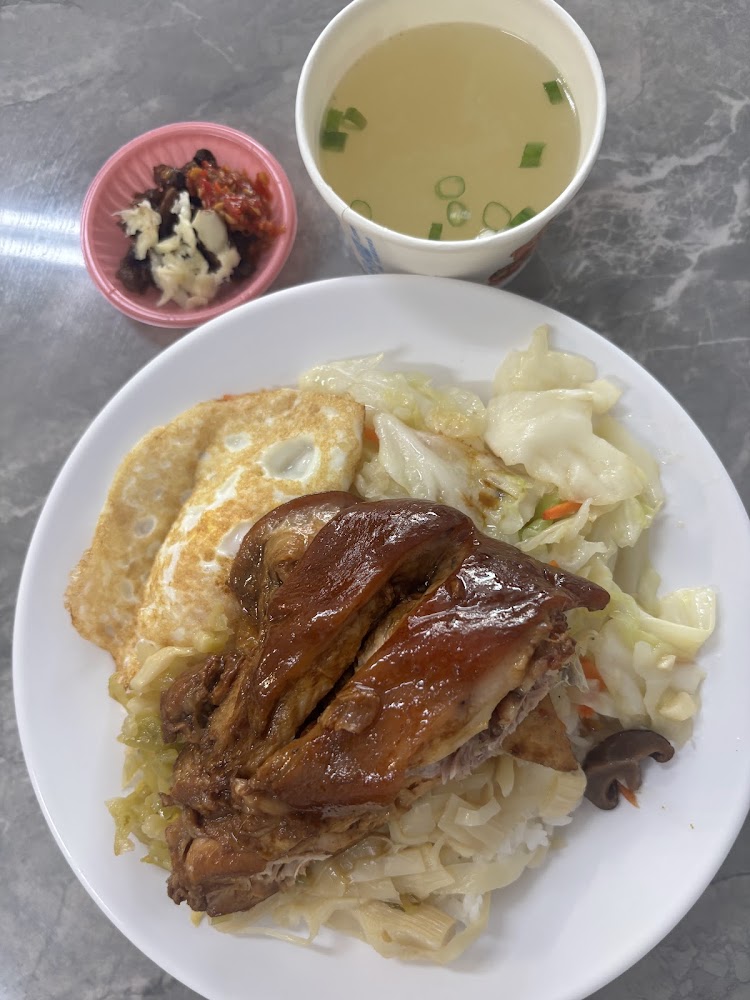 鳳腿庫飯深度評測 高雄燕巢必吃腿庫飯與便當現場全解析