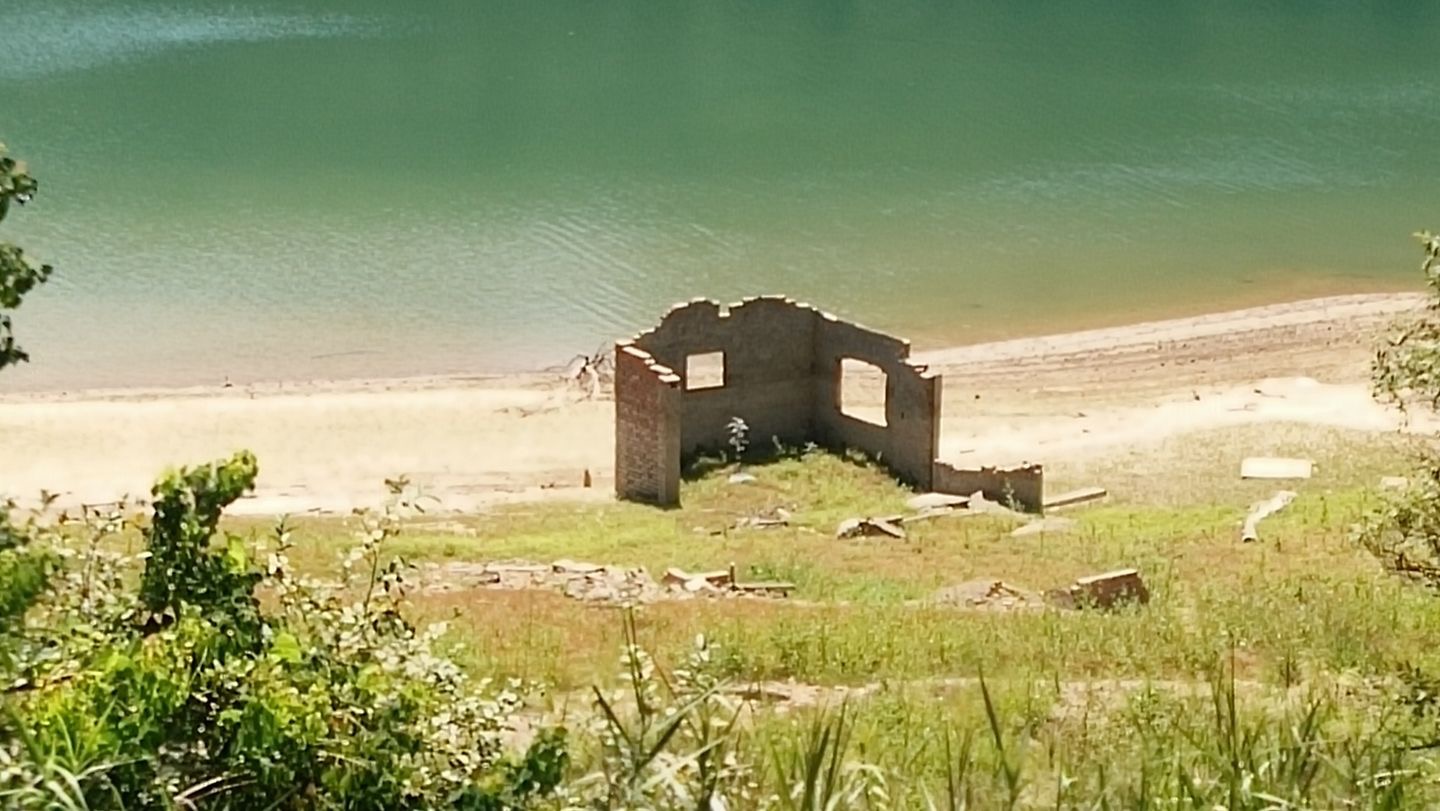 失落的村莊深度走訪：石碇水岸遺址、永安國小與翡翠水庫祕境全攻略