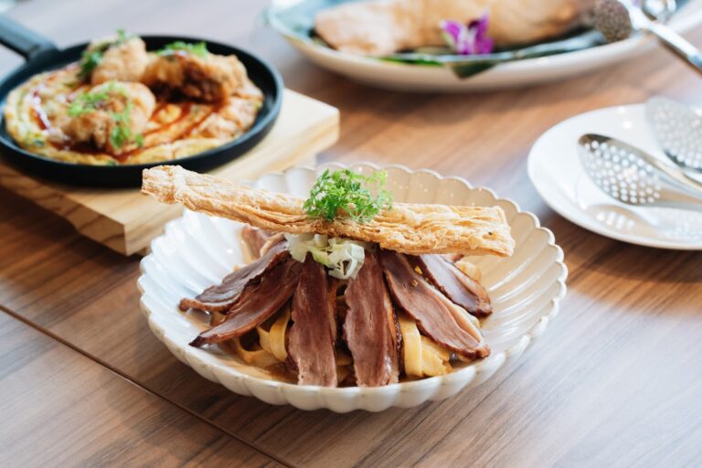 新店餐廳懶人包：精選 10 間聚餐、約會到景觀美食一次看