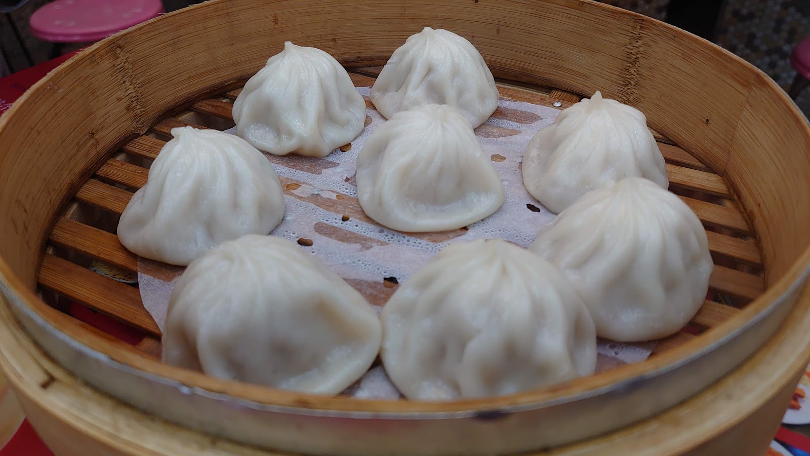 小籠包竹製蒸籠士林市場地下美食街台北小吃