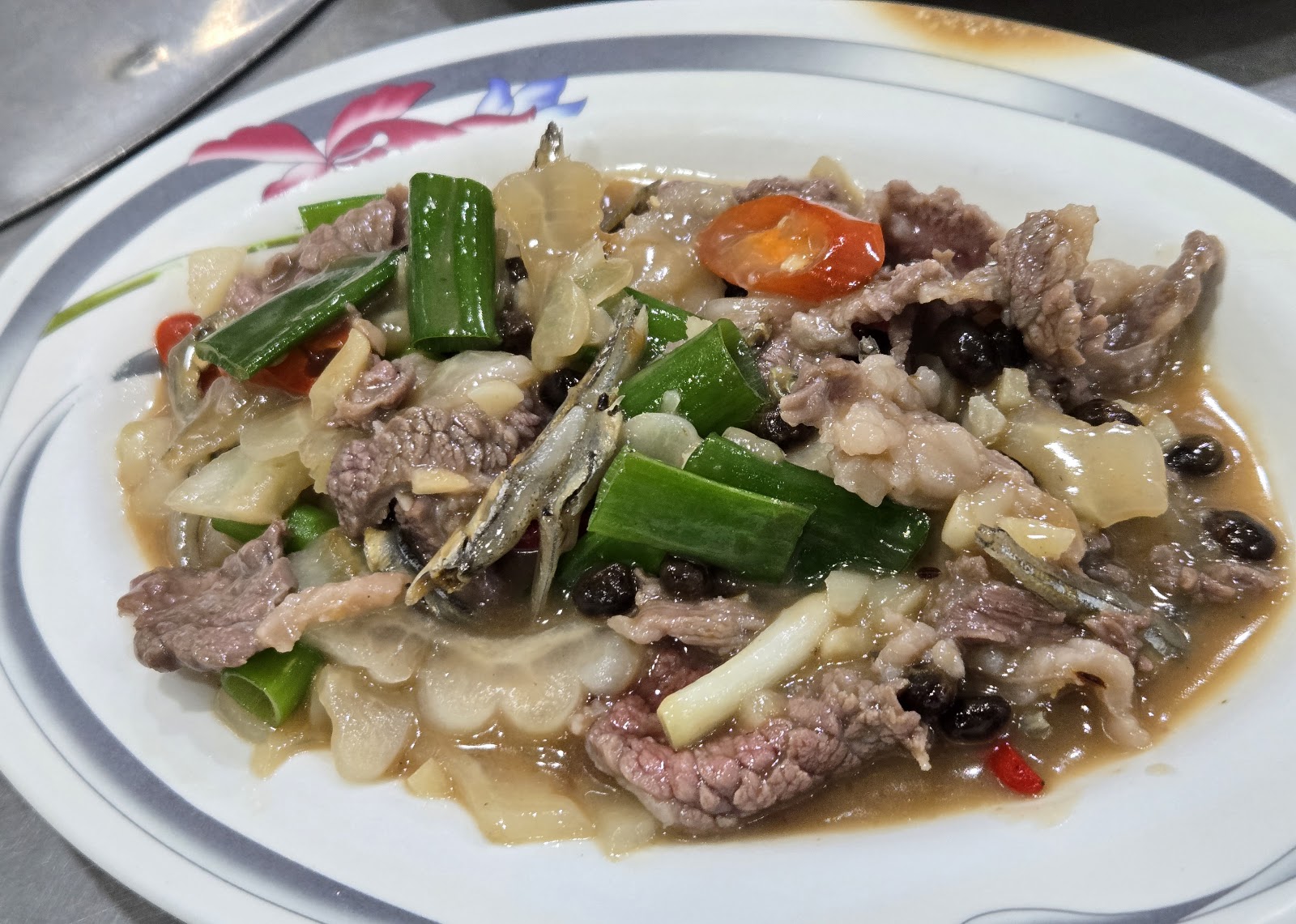 一品羊肉黑木耳炒羊肉