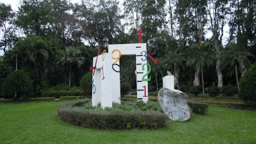 陽明山國家公園山景與步道景色