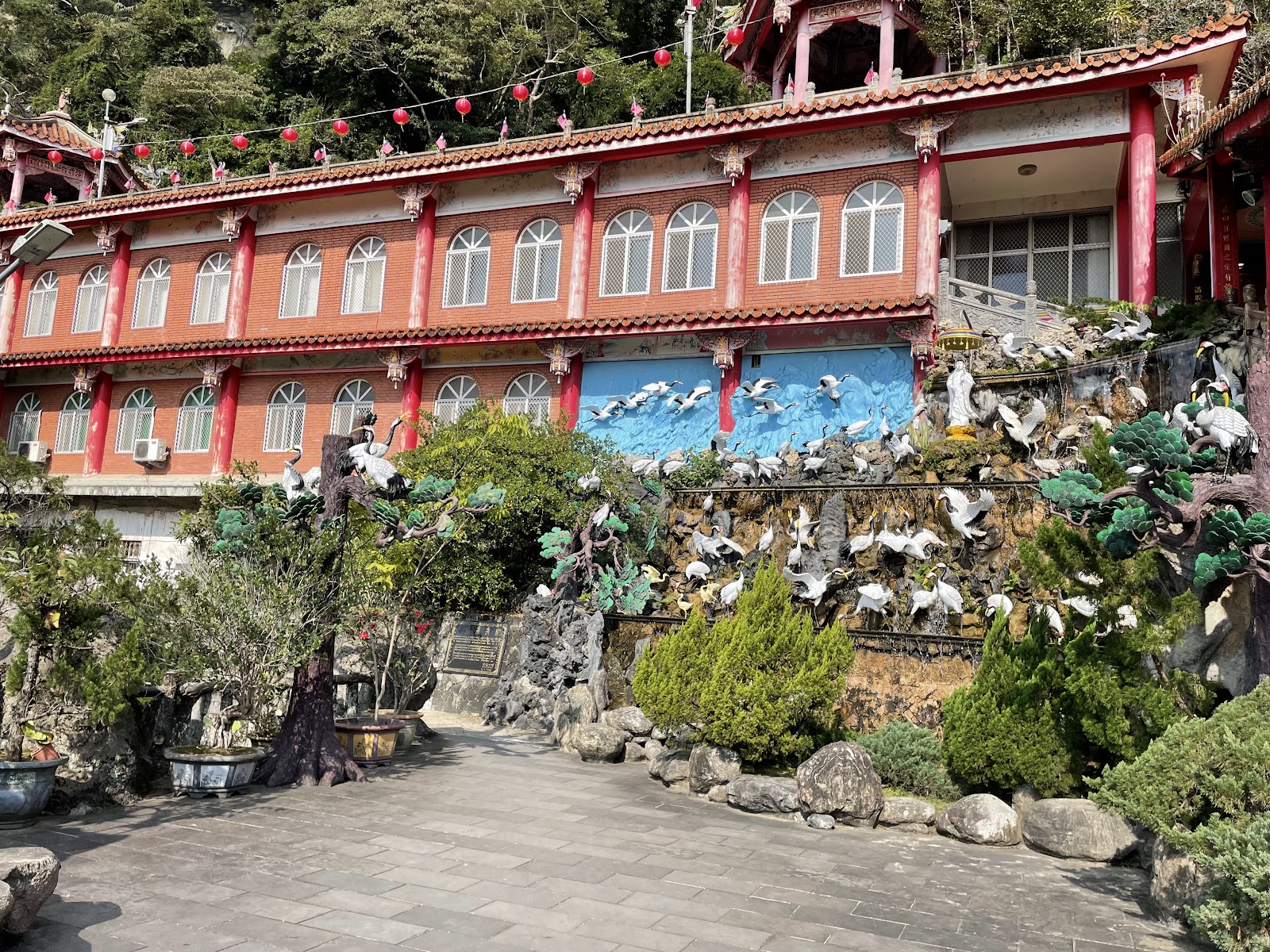 獅頭山勸化堂廟宇山林環境步道景觀