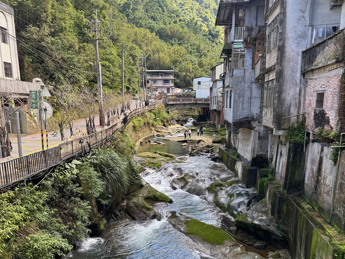 石碇老街溪邊老建築水上人家景色