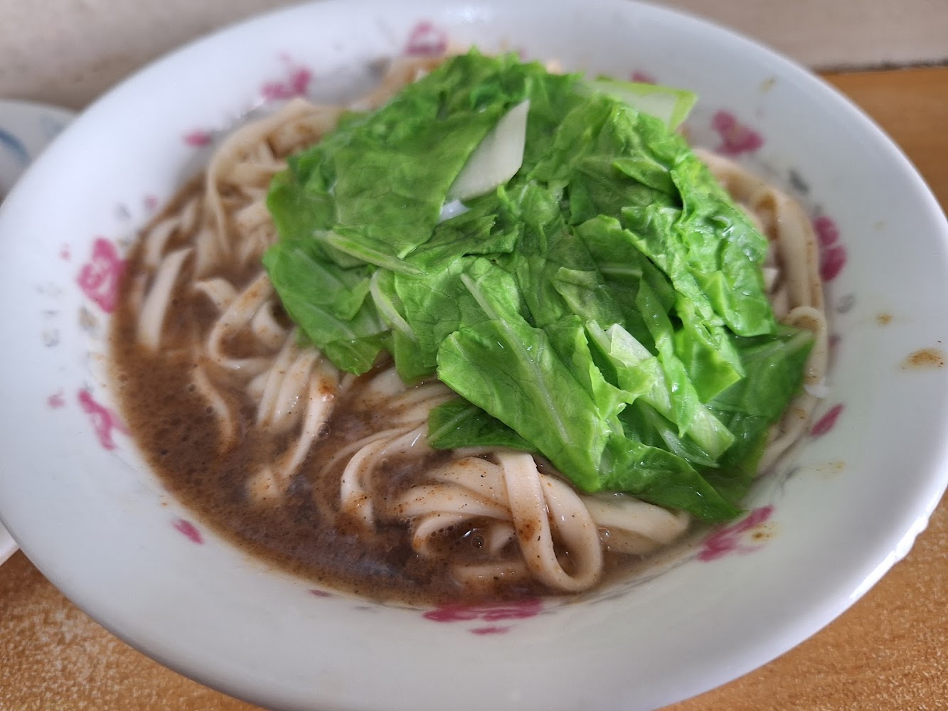 西寧南路陽春麵店深色湯頭麵