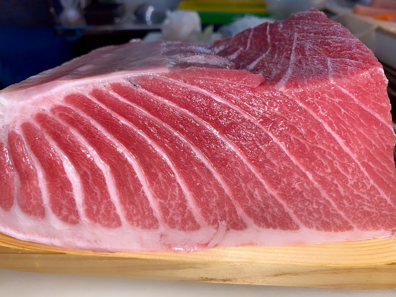 台中港C112秋香生魚片鮪魚生魚片近拍