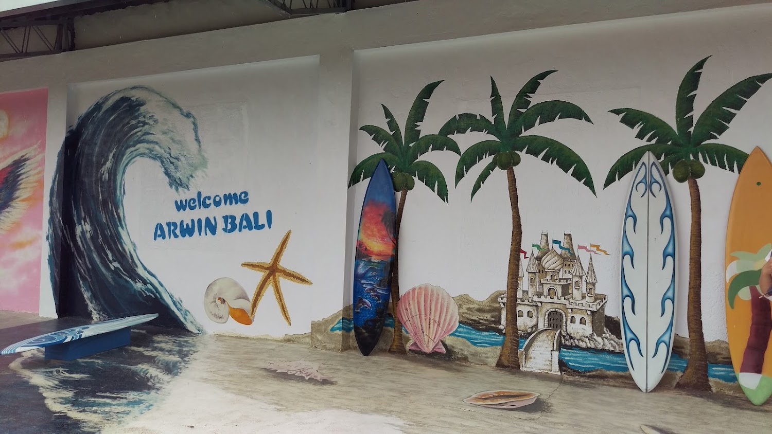 Welcome Arwin Bali 海灘主題彩繪牆