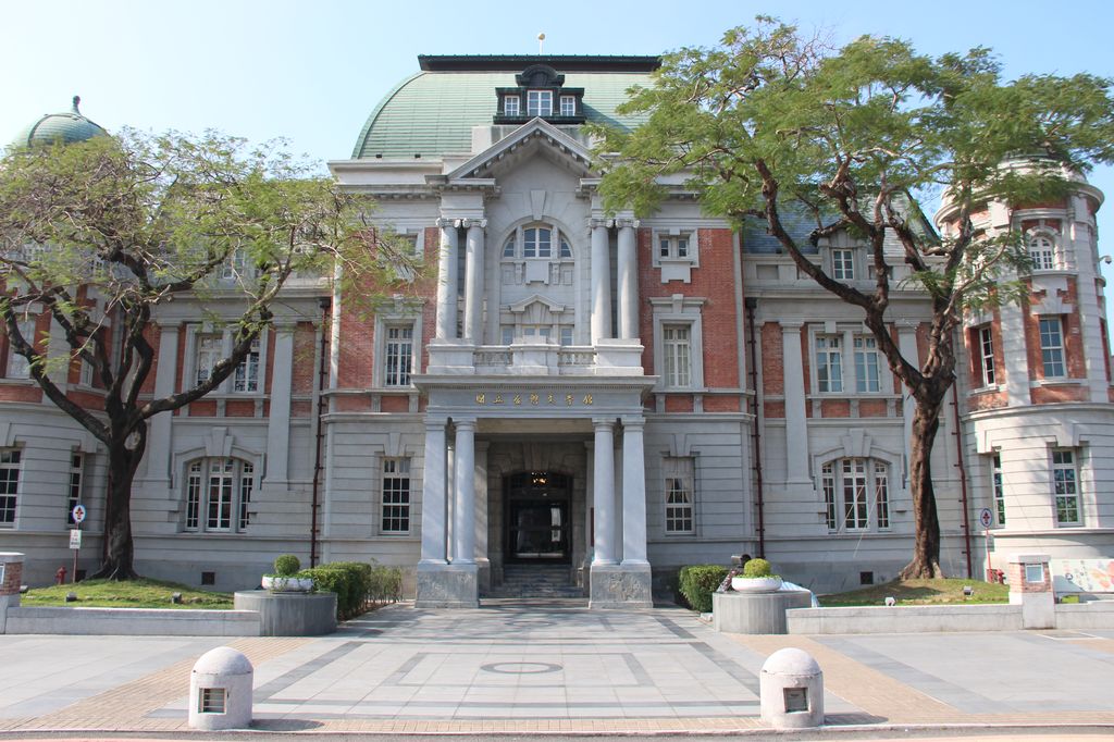 國立臺灣文學館紅磚古典建築外觀