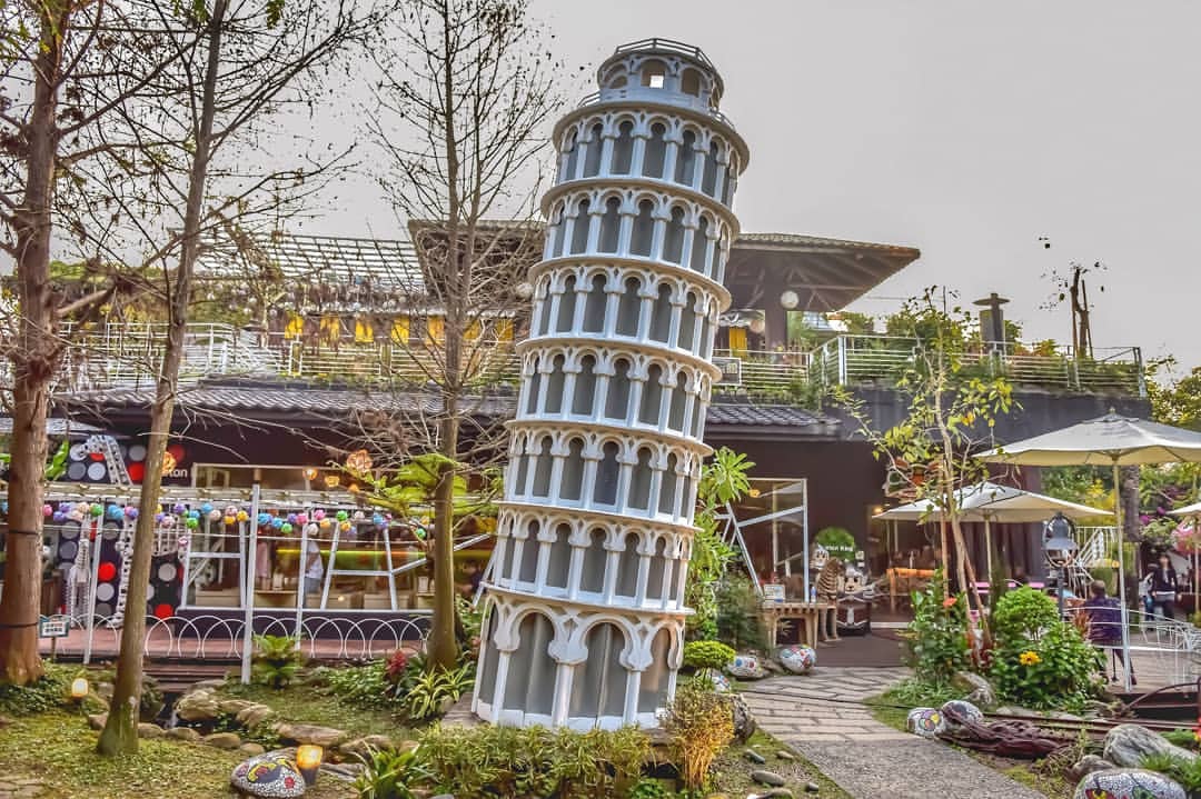 紙箱王創意園區歐式庭園與比薩斜塔造景
