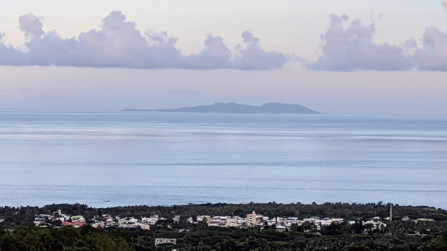 月光小棧視野遼闊,可眺望台東東海岸太平洋無邊海景