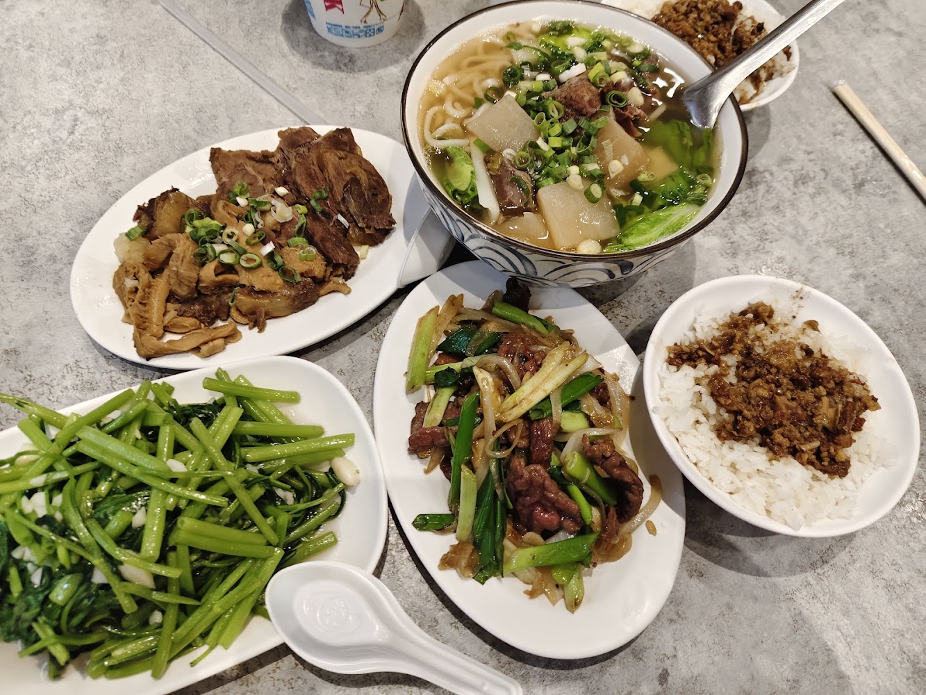 文章牛肉湯多樣牛肉料理餐點