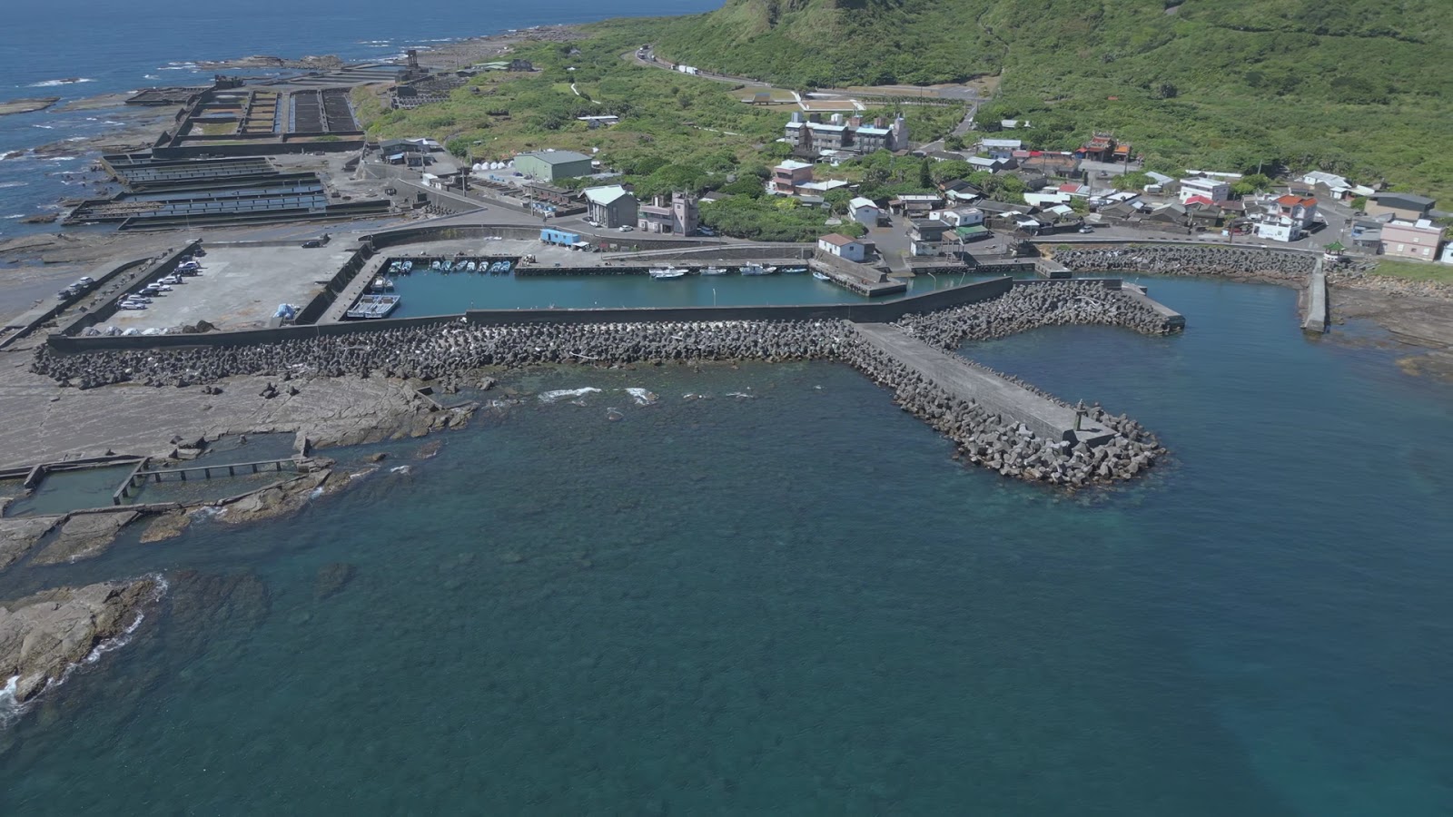 馬崗漁村礁岩海岸與漁港風光，台灣東北角最原始漁村景色