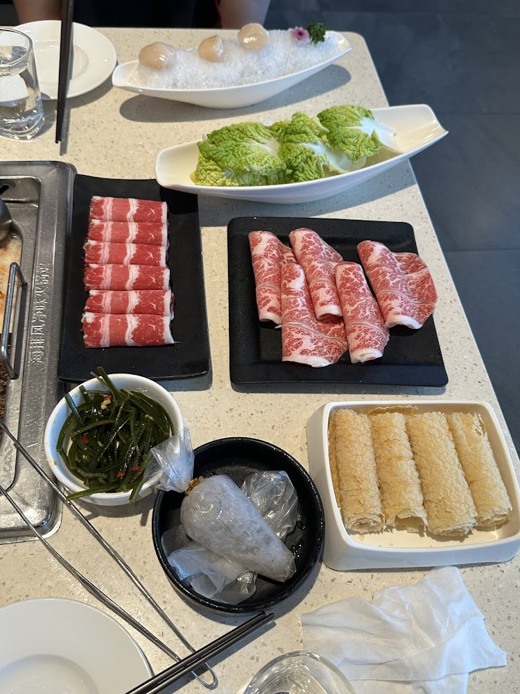 海底撈京站店肉盤與海鮮食材