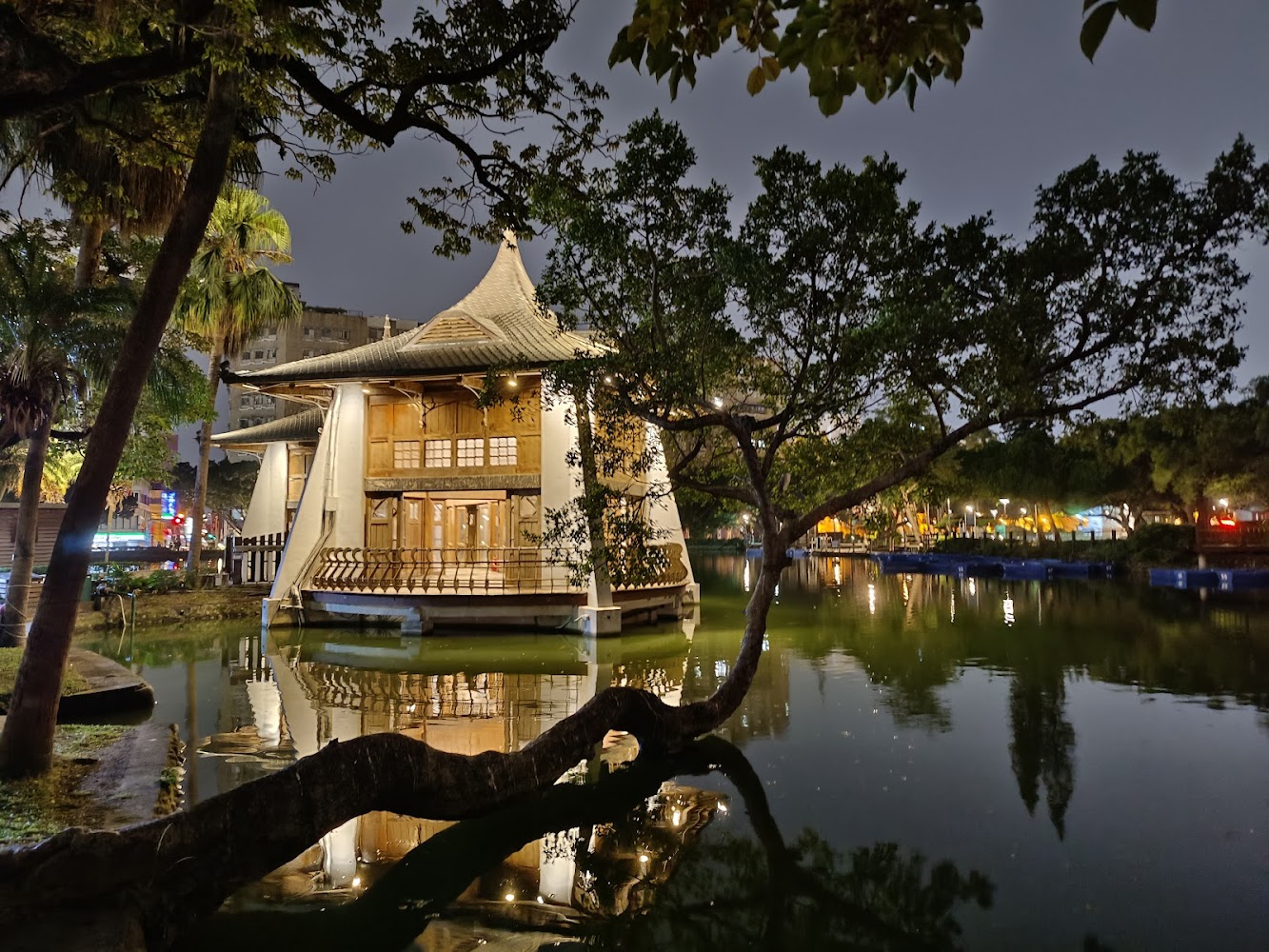 湖心亭夜景
