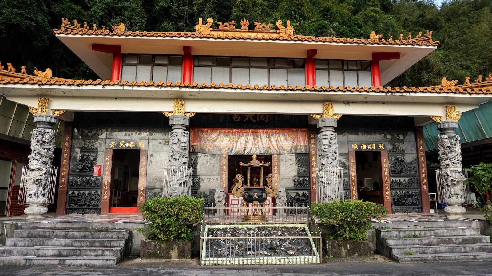 台北行天宮廟宇建築，從不同角度欣賞