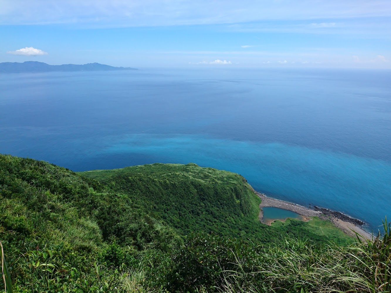 401高地遠眺海岸與遠方島景