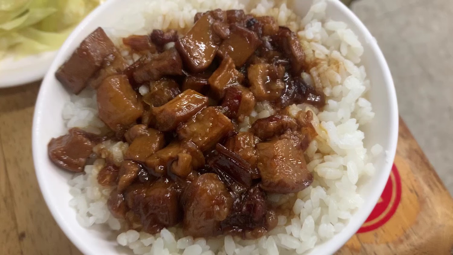 滷三塊五花肉飯滷肉飯近拍