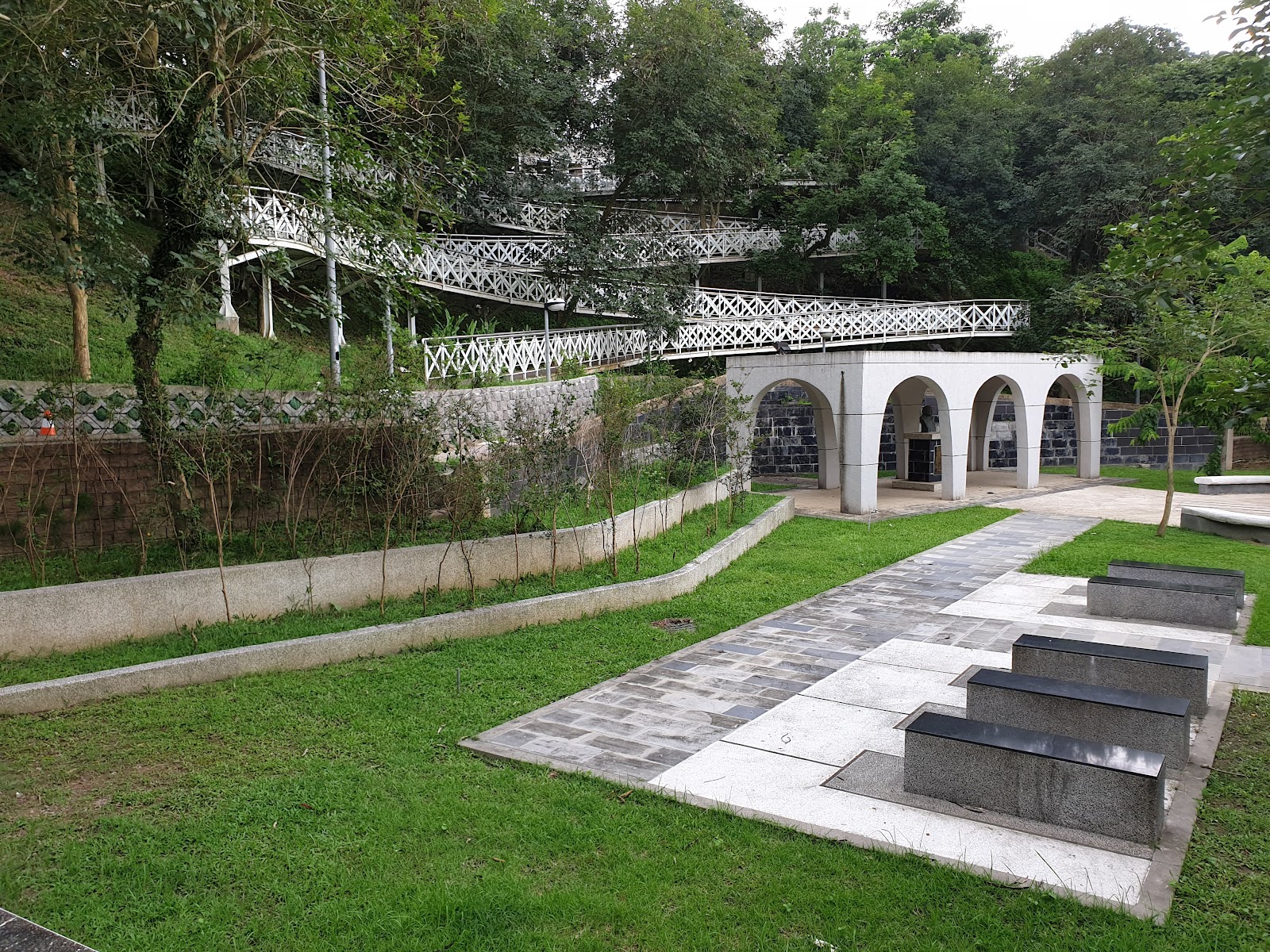 竹崎公園花仙子步道林蔭綠意，嘉義竹崎健行步道