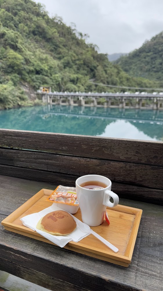 山之川溫泉餐坊茶點與山景