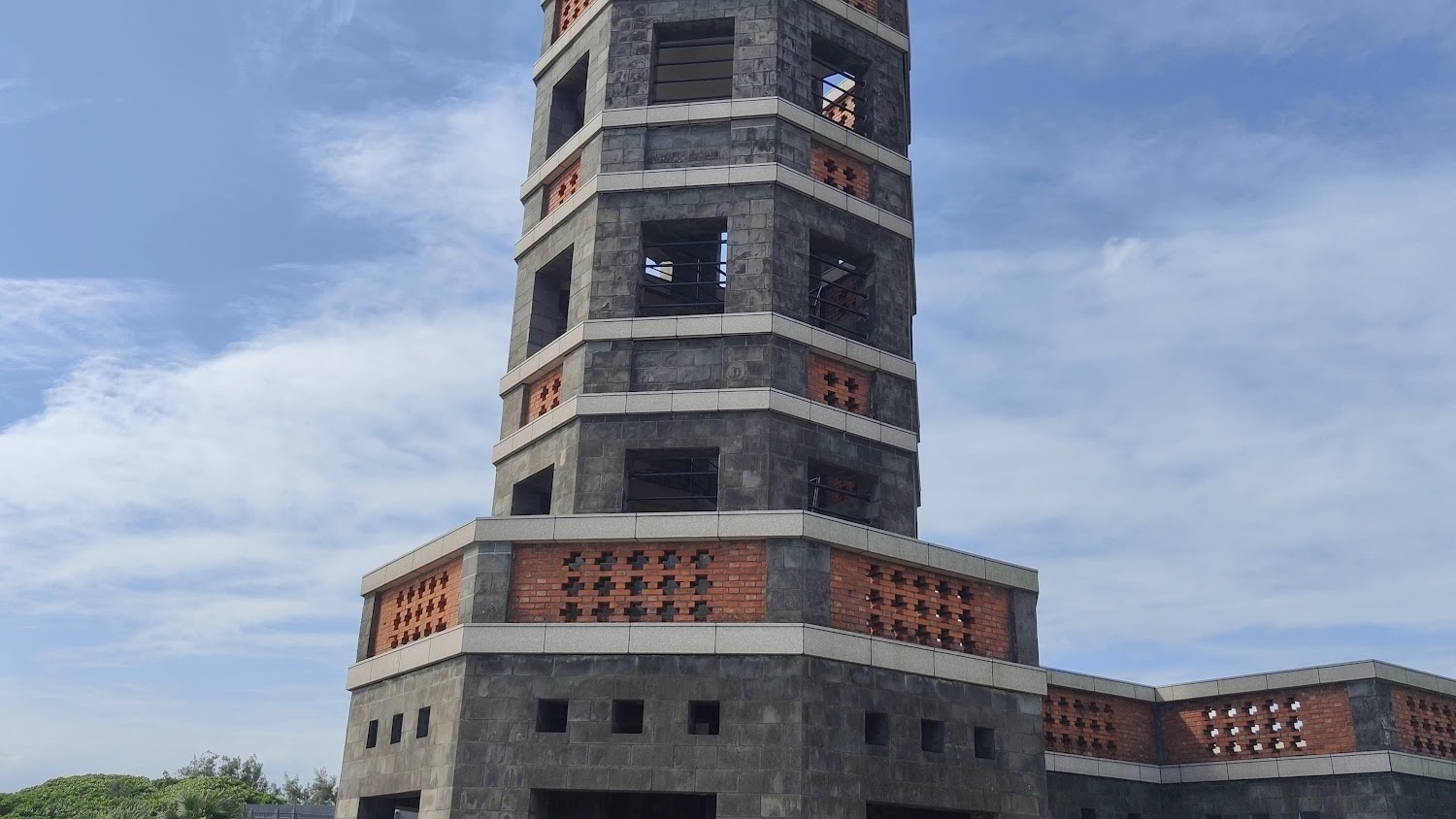 頭城海水浴場旁八角塔建築