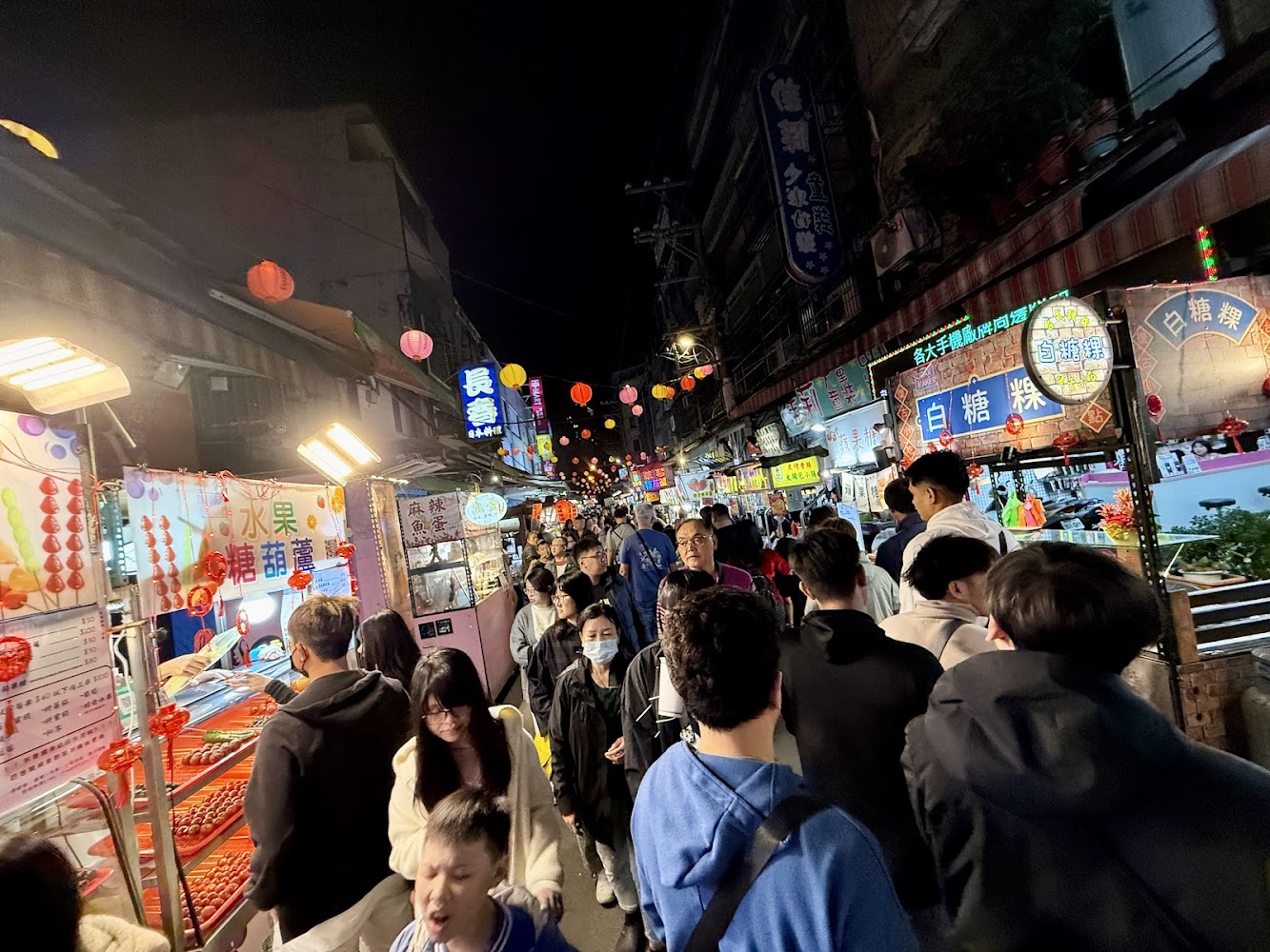 桃園觀光夜市街景與燈籠