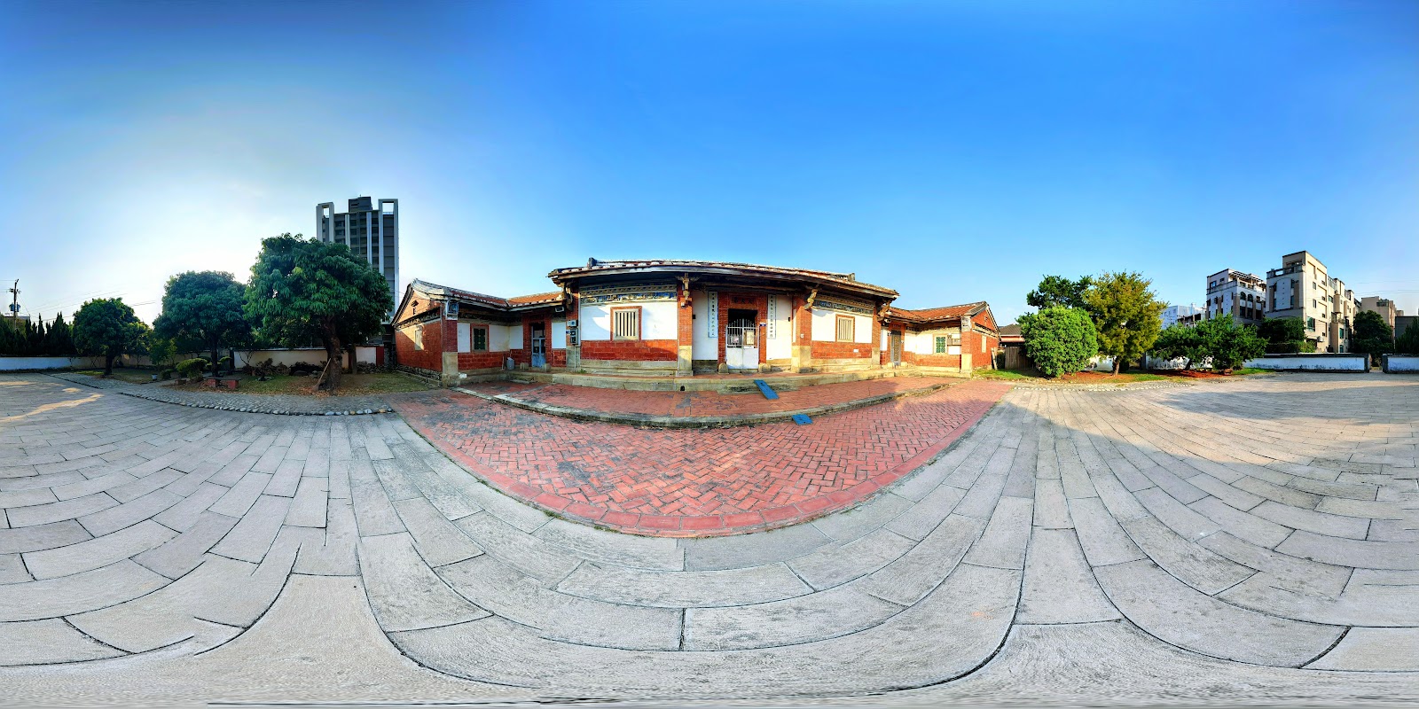 社口大夫第院落360度全景紅磚傳統建築藍天