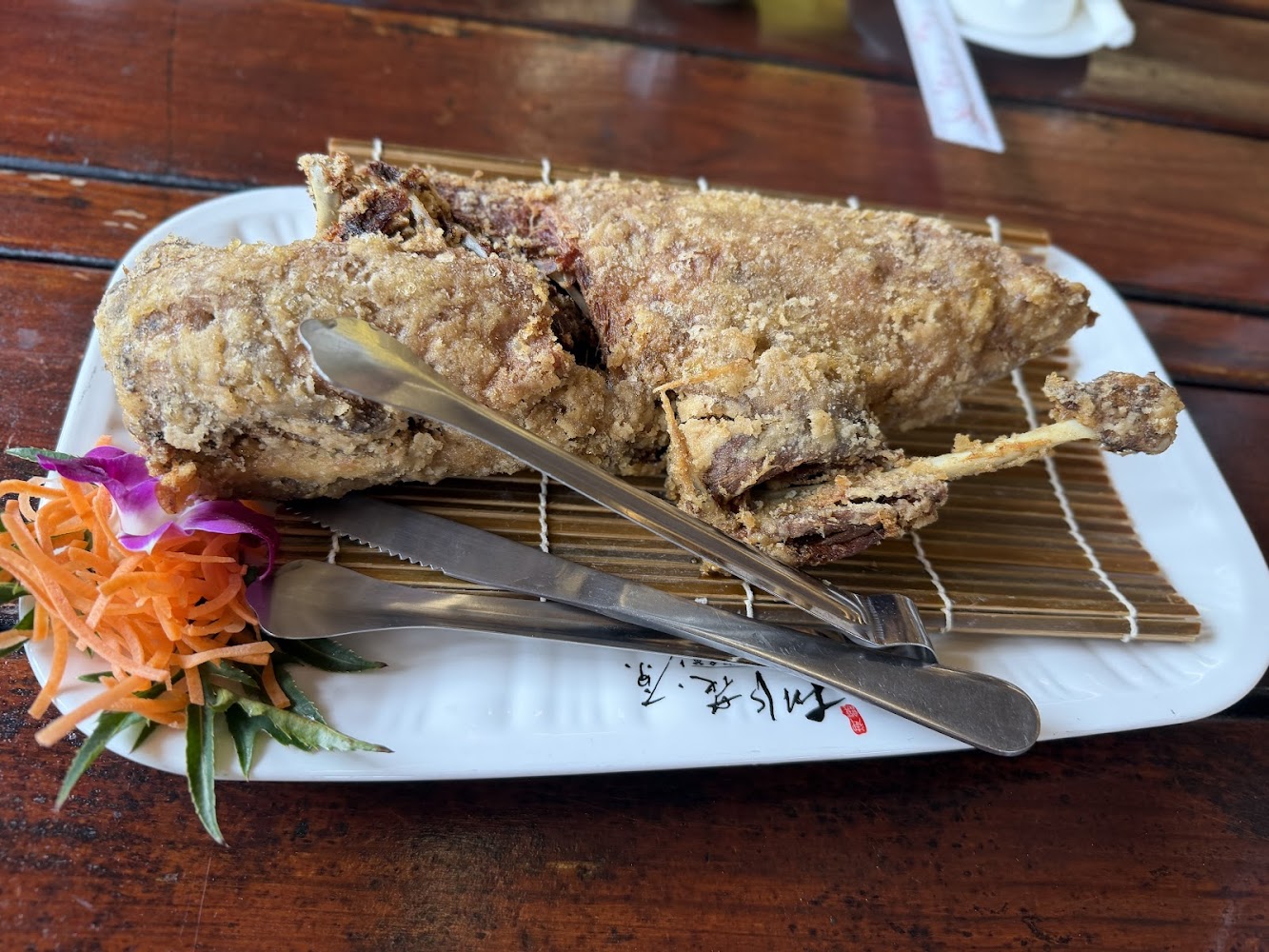 桃花源餐廳嘉義分店炸魚料理擺盤