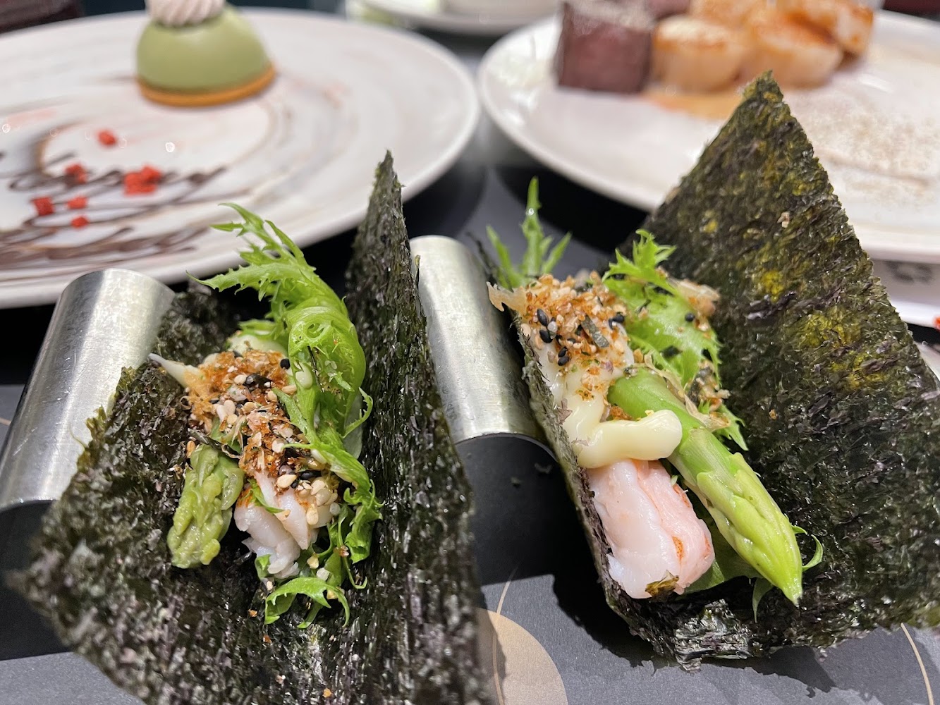 手卷與餐點擺盤